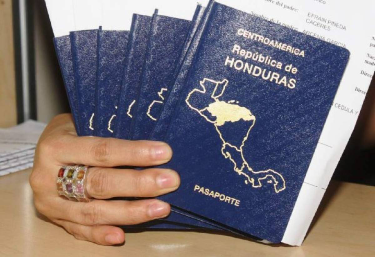 Migración compró 500 mil tarjetas para emitir pasaportes