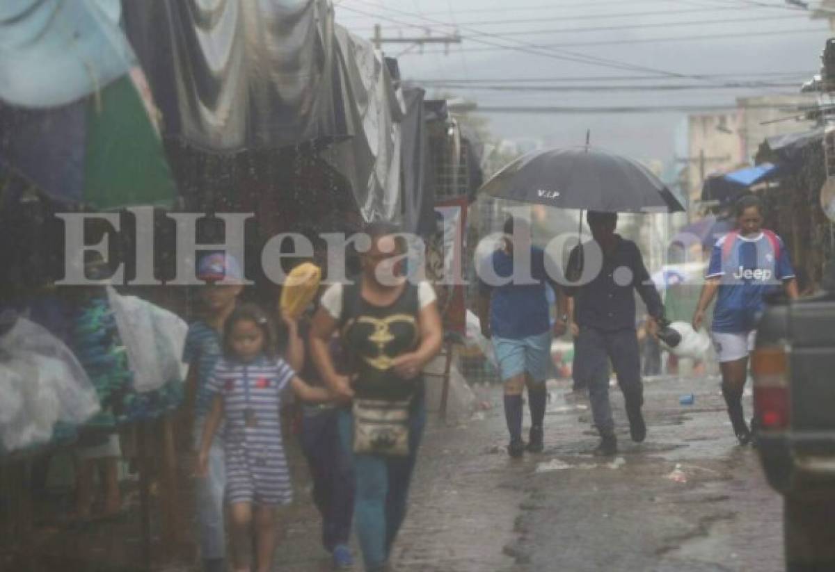 Fuertes lluvias azotan la capital de Honduras este domingo