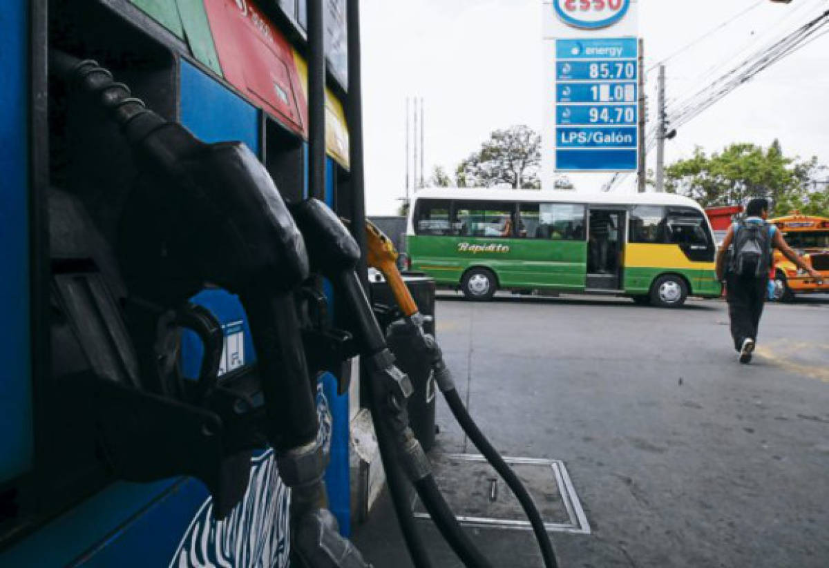 Descontento por rebaja parcial en precios de los carburantes en Honduras