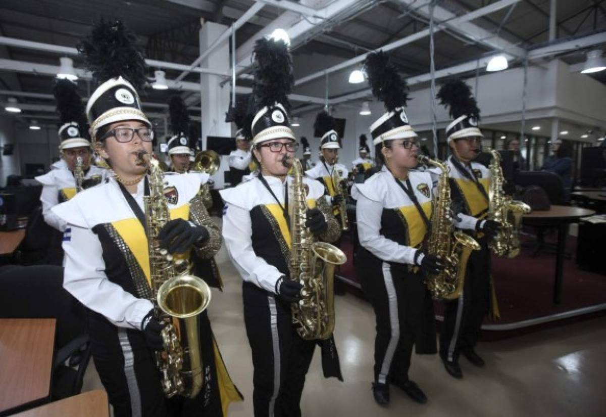 Civismo y fervor patrio de bandas en EL HERALDO