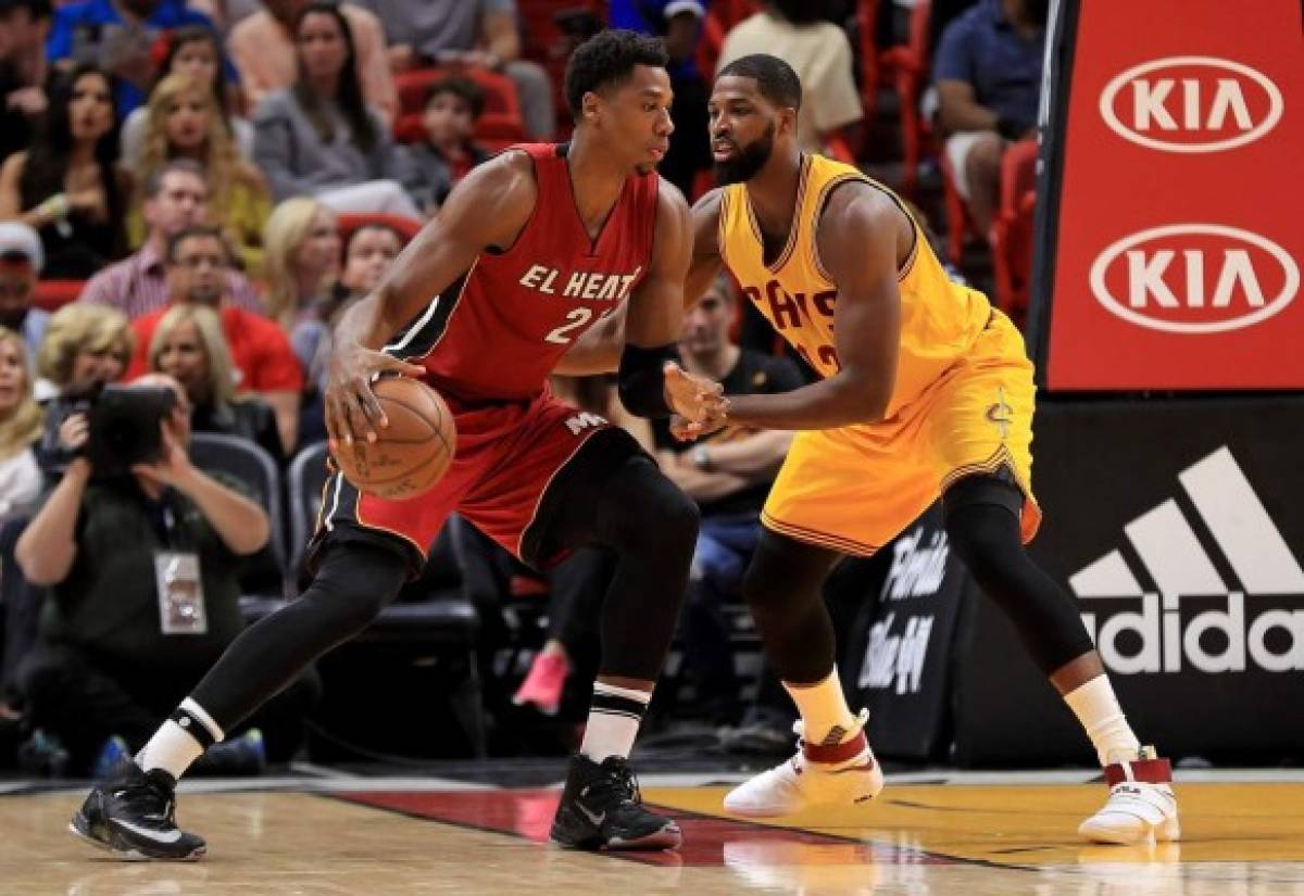 Miami aplasta a un Cleveland sin LeBron ni Irving, y acecha los playoffs