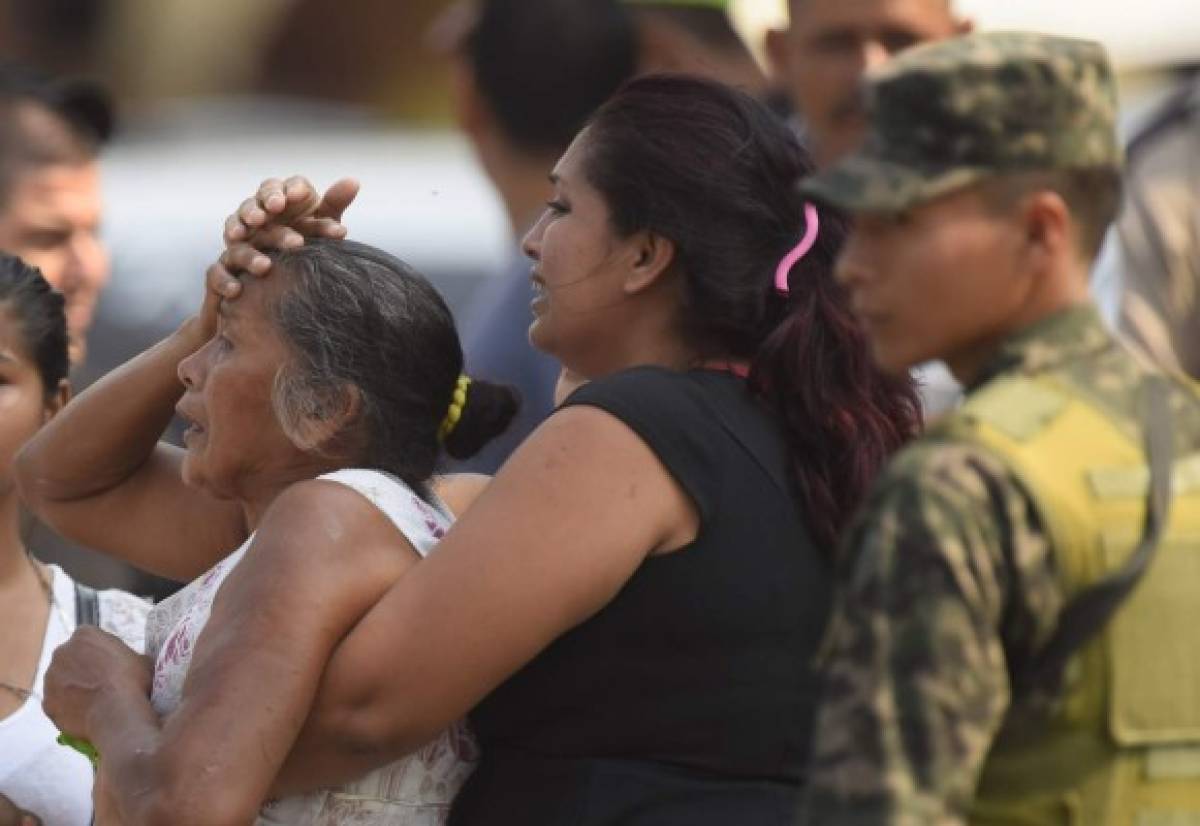 Honduras: Madre de reo se desmaya al enterarse que su hijo fue trasladado a 'El Pozo”
