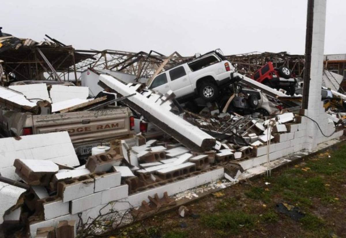 Huracán Harvey amenaza a Texas con provocar un 'desastre'