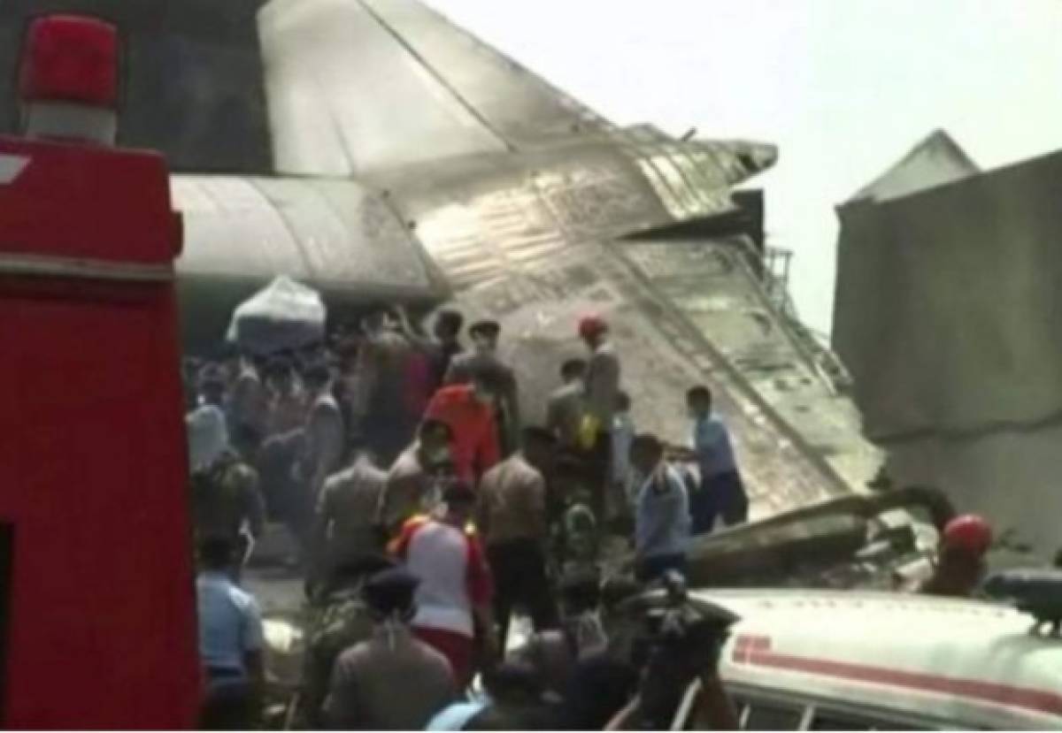 Indonesia: Al menos 116 muertos en accidente de avión militar