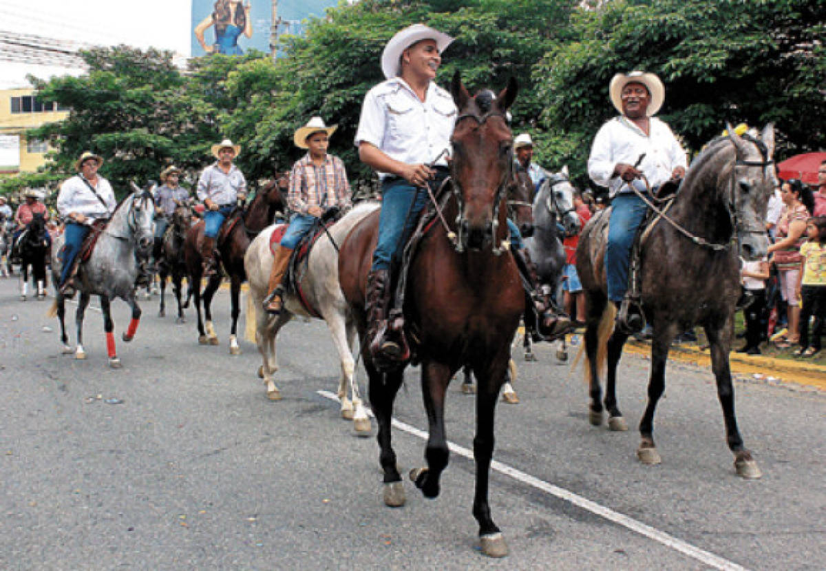 Explotó el carnaval en la Feria Juniana