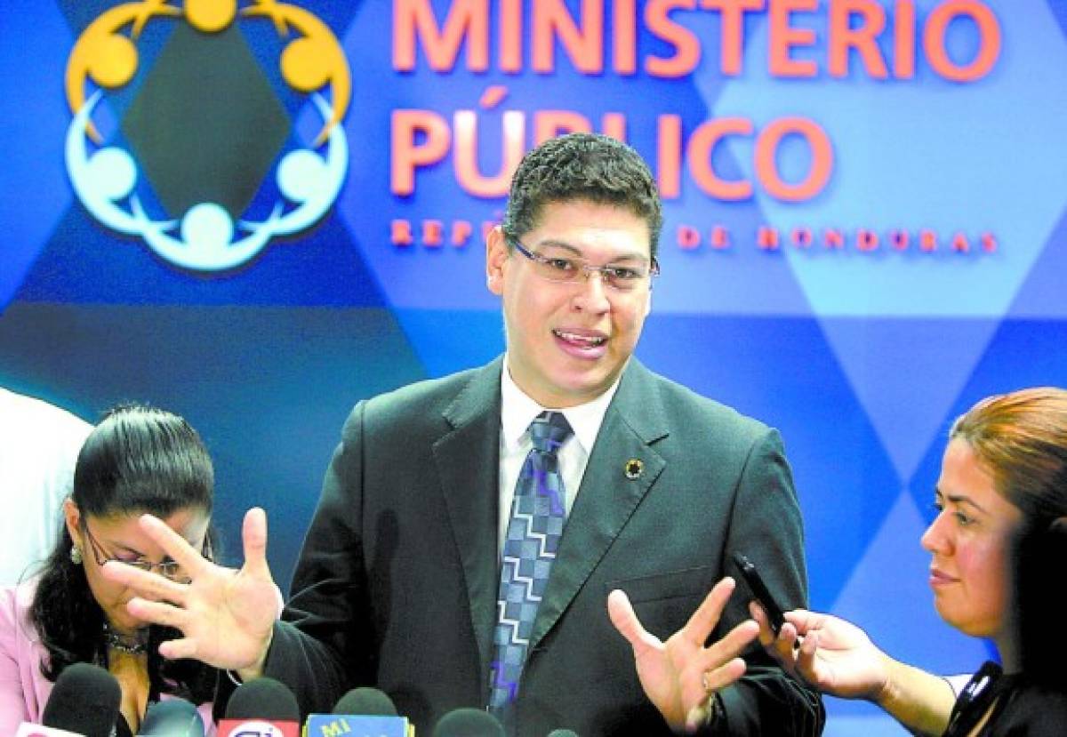 Fiscalía busca a modelo hondureña por desfalco de 9.2 millones del IHSS