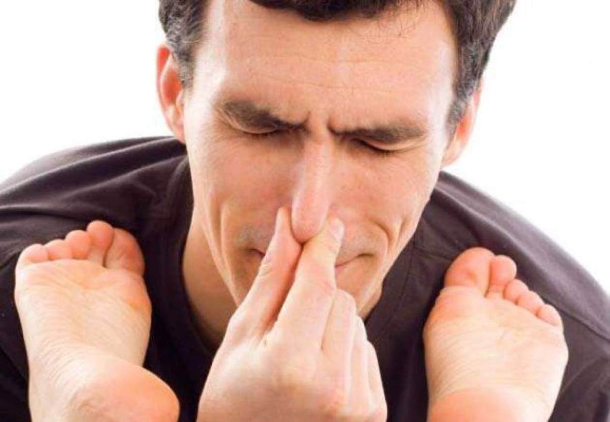 ¿Cómo eliminar el mal olor en los pies?