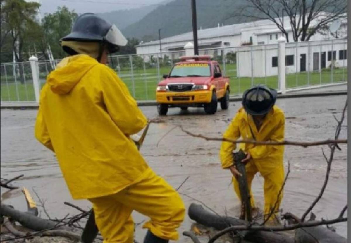 Huracán ingresaría a Honduras en las próximas 48 horas