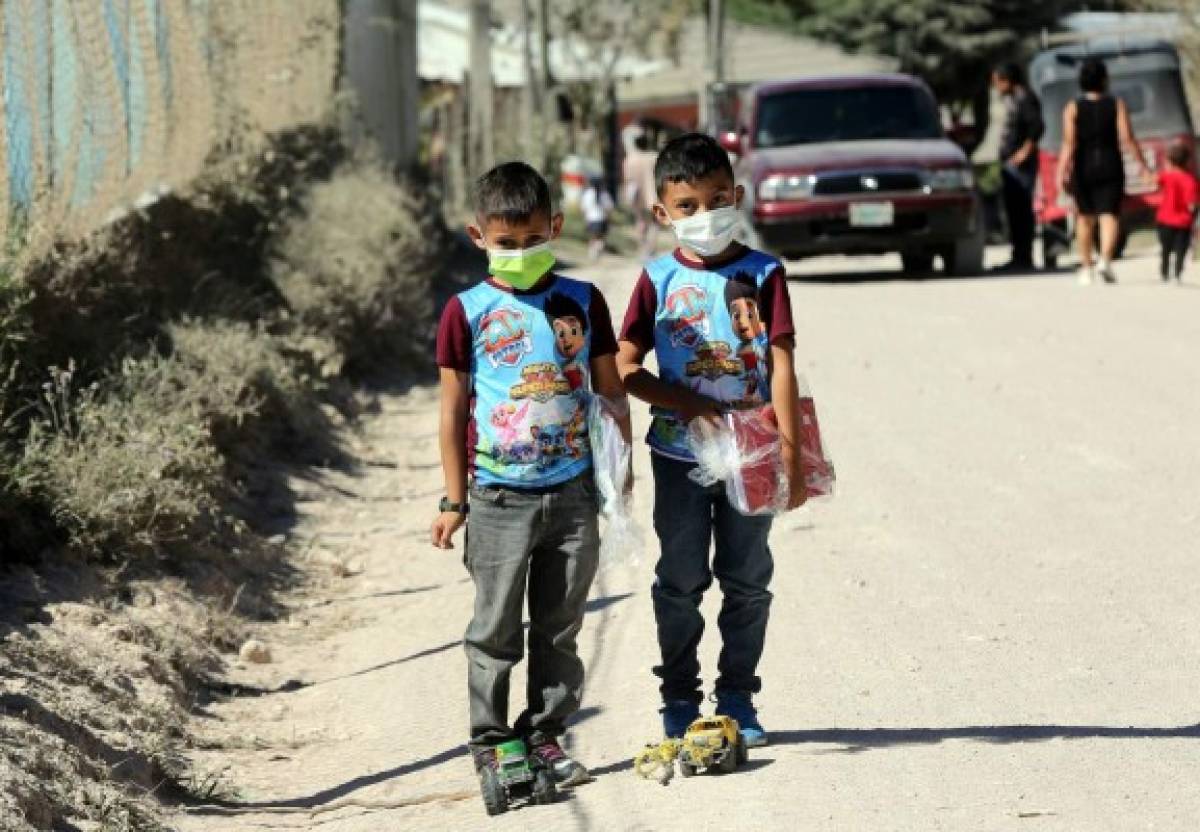 En la aldea Monte Redondo Sur no faltó el apoyo a la educación