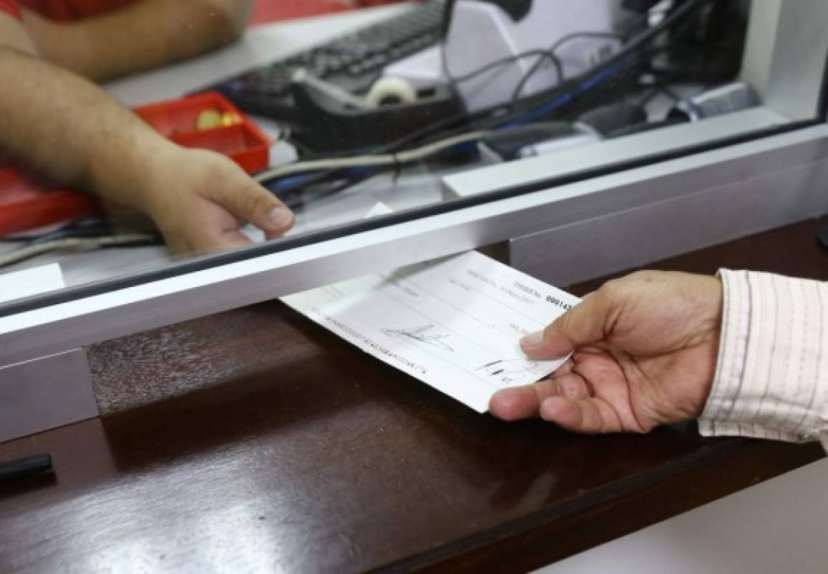Cerca de 200,000 cheques se dejan de emitir por año en Honduras