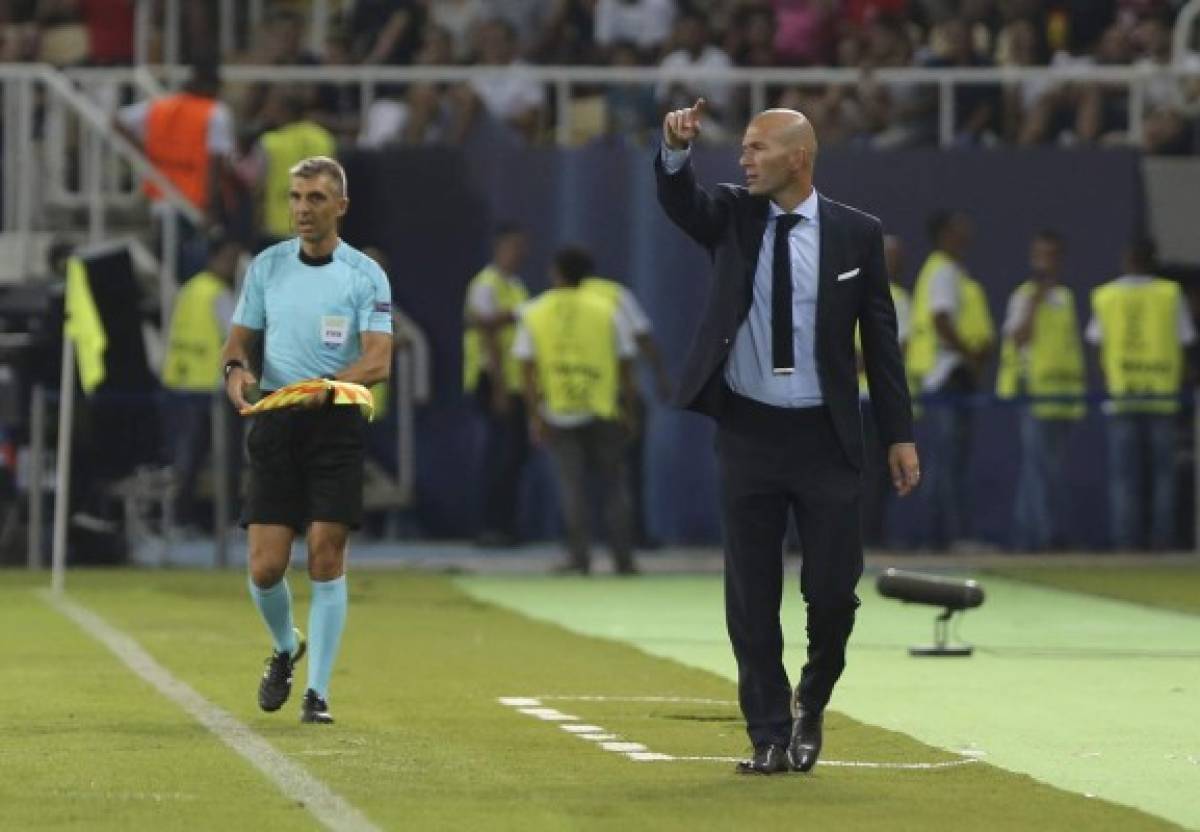 Zinedine Zidane muestra su solidaridad con Barcelona tras ataque terrorista