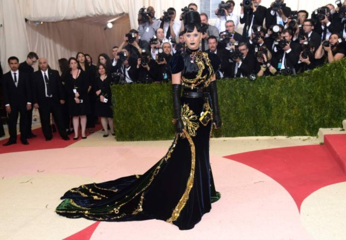 Vestidos audaces que se impusieron en la alfombra roja de la gala del Met