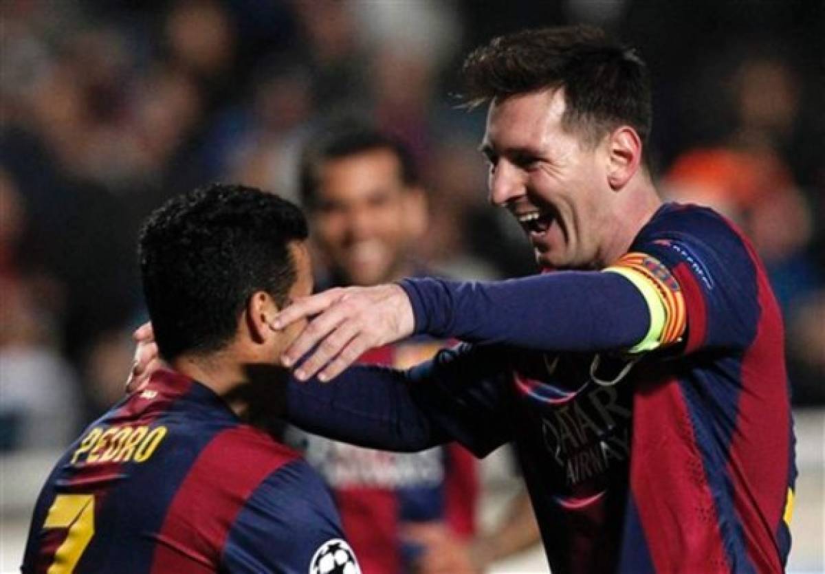 Barcelona gana 4-0 al APOEL con triplete de Messi y gol de Suárez