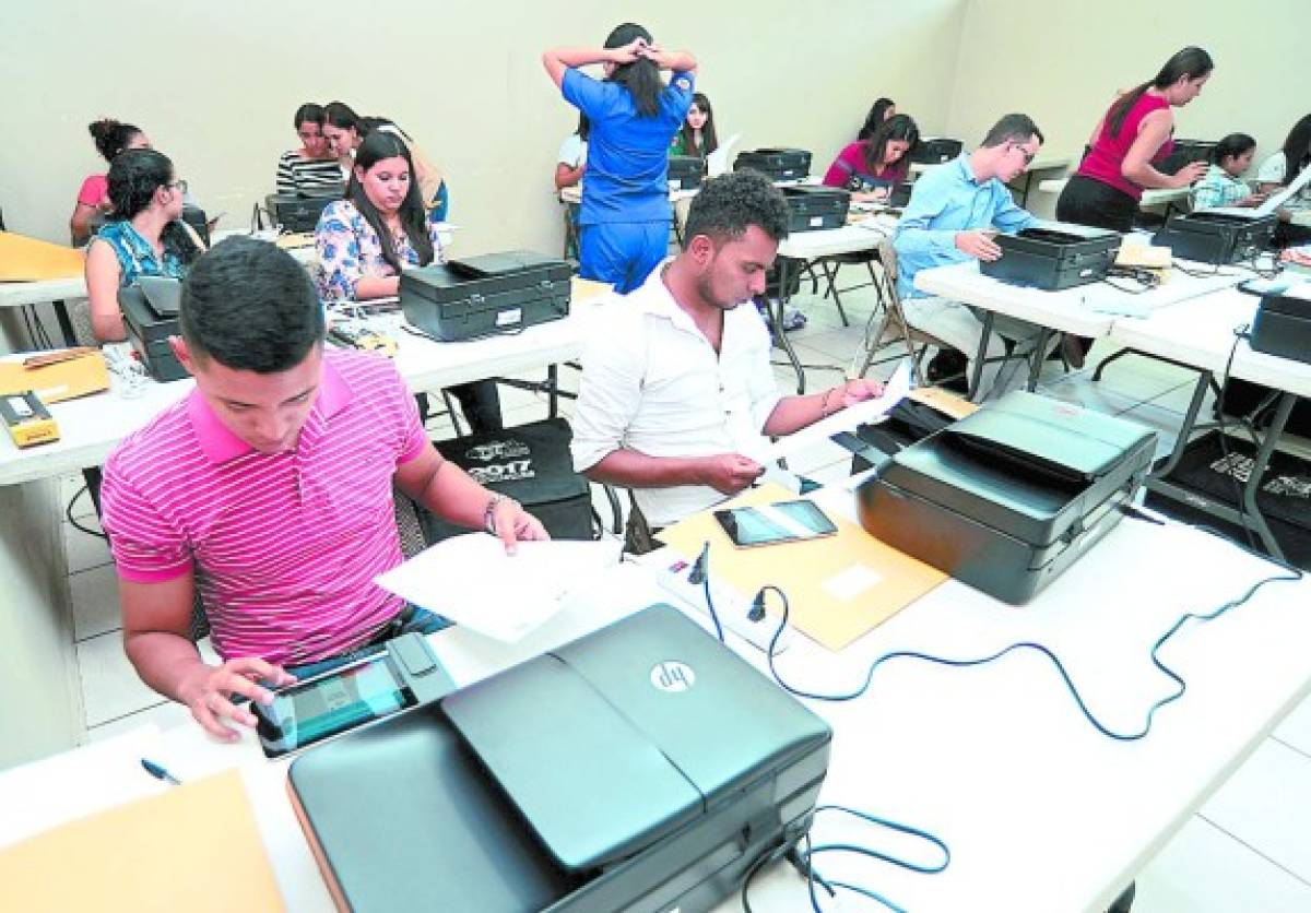 Tribunal Supremo Electoral inicia primeras pruebas del sistema de transmisión de datos