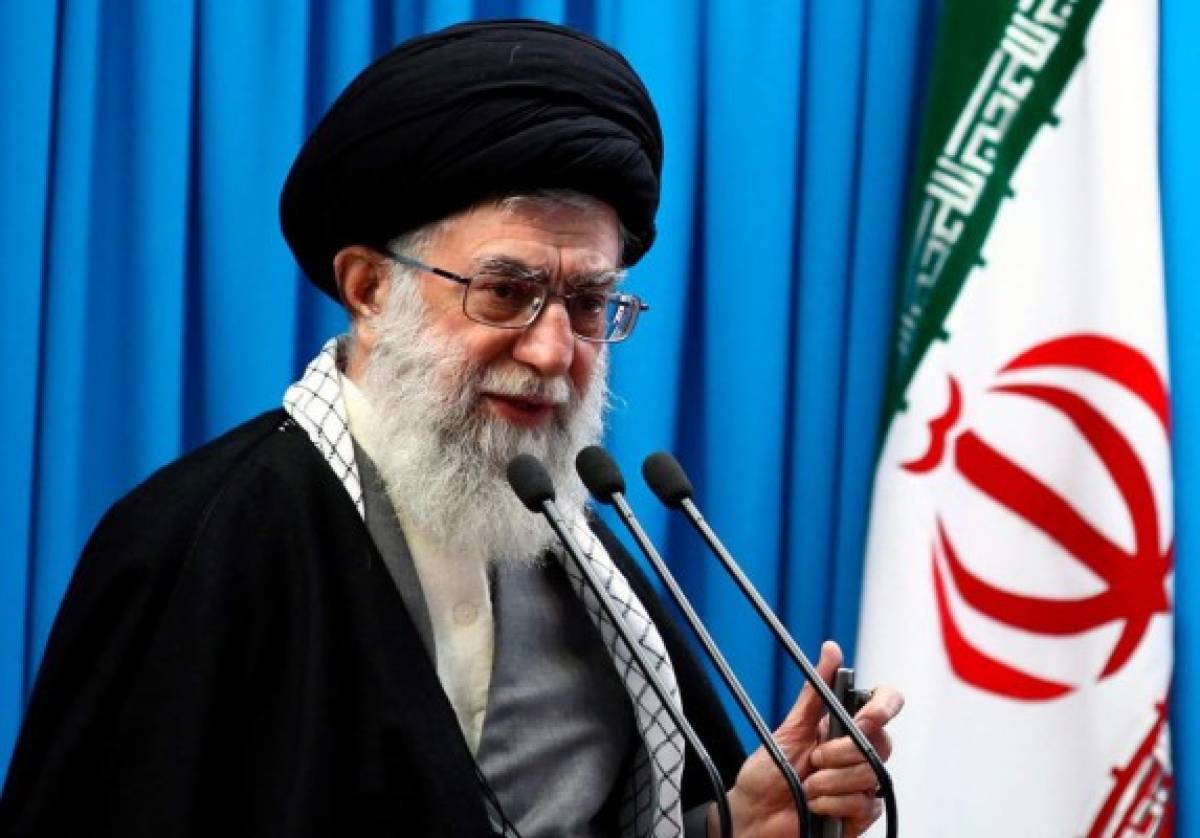 Líder iraní asegura que Trump es un 'payaso' que traicionará a iraníes