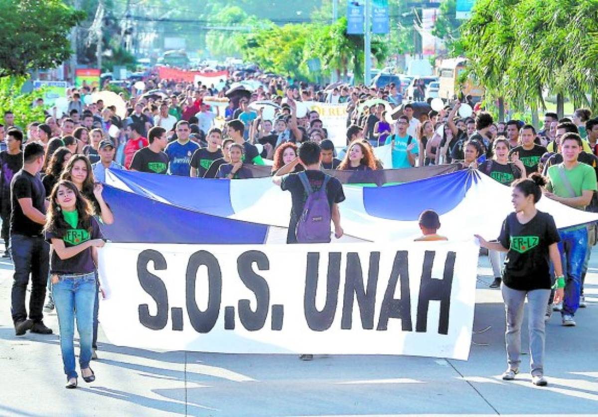 Honduras: Universitarios salen a las calles