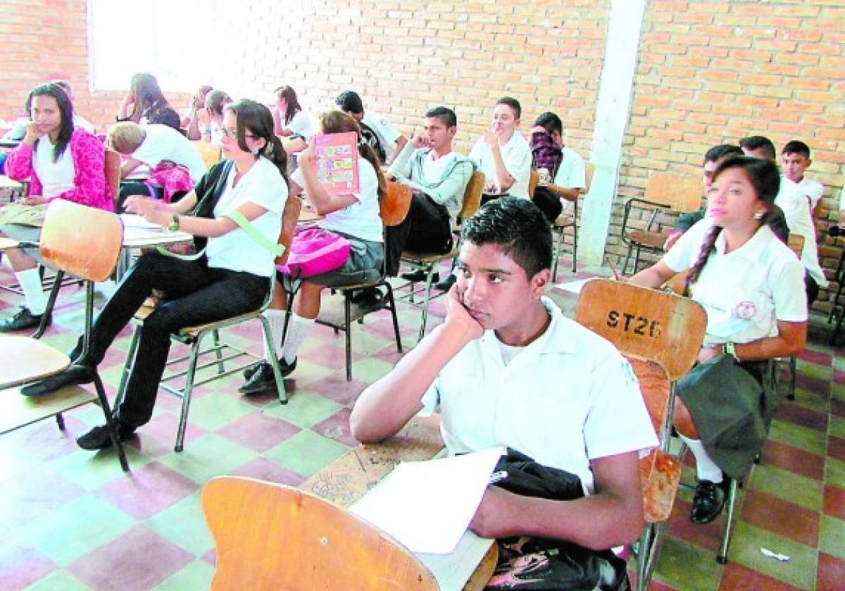 Estudiantes y docentes retornan hoy a las aulas de clases en Honduras