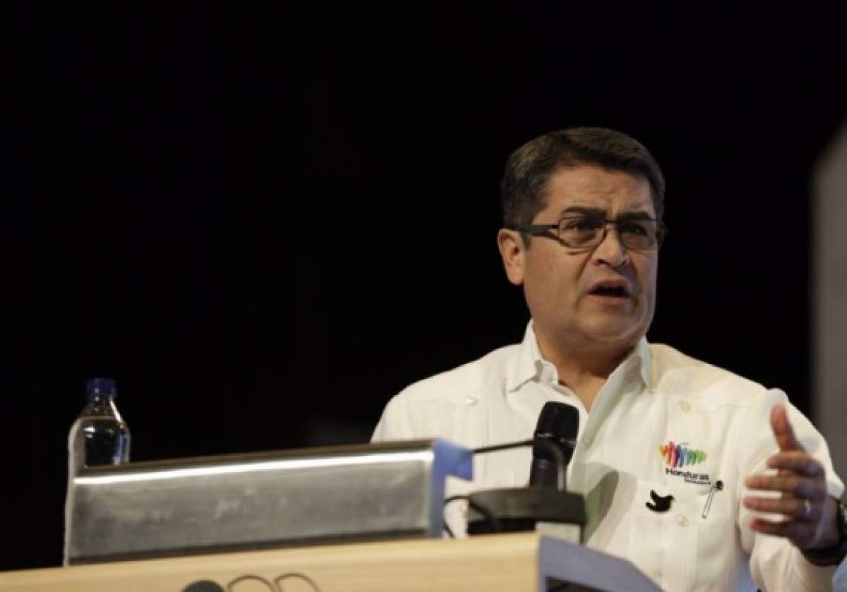 Presidente Hernández expone ventajas de Zonas de Desarrollo en Cartagena, Colombia   