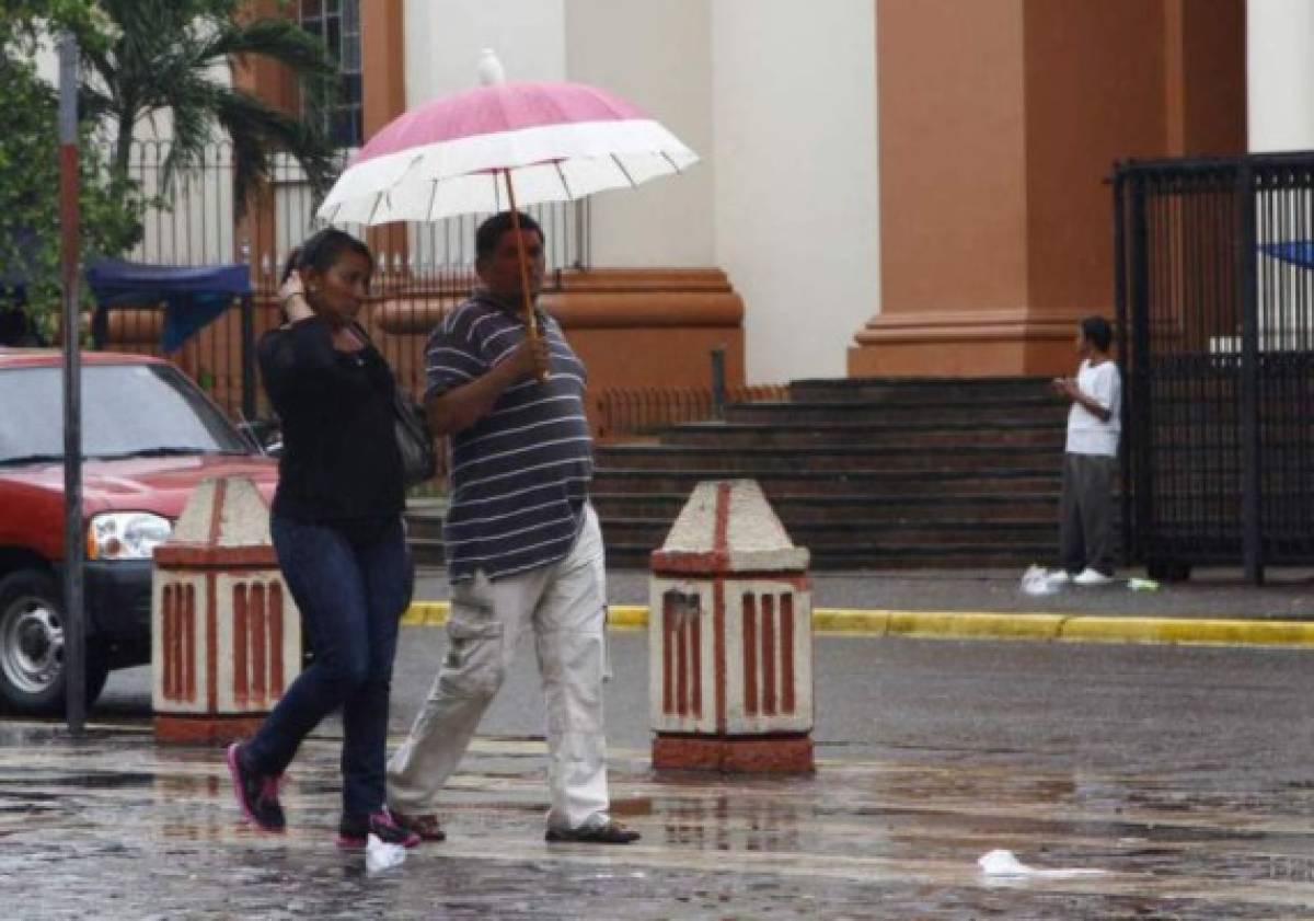 De alerta amarilla a verde en cinco departamentos de Honduras por lluvias