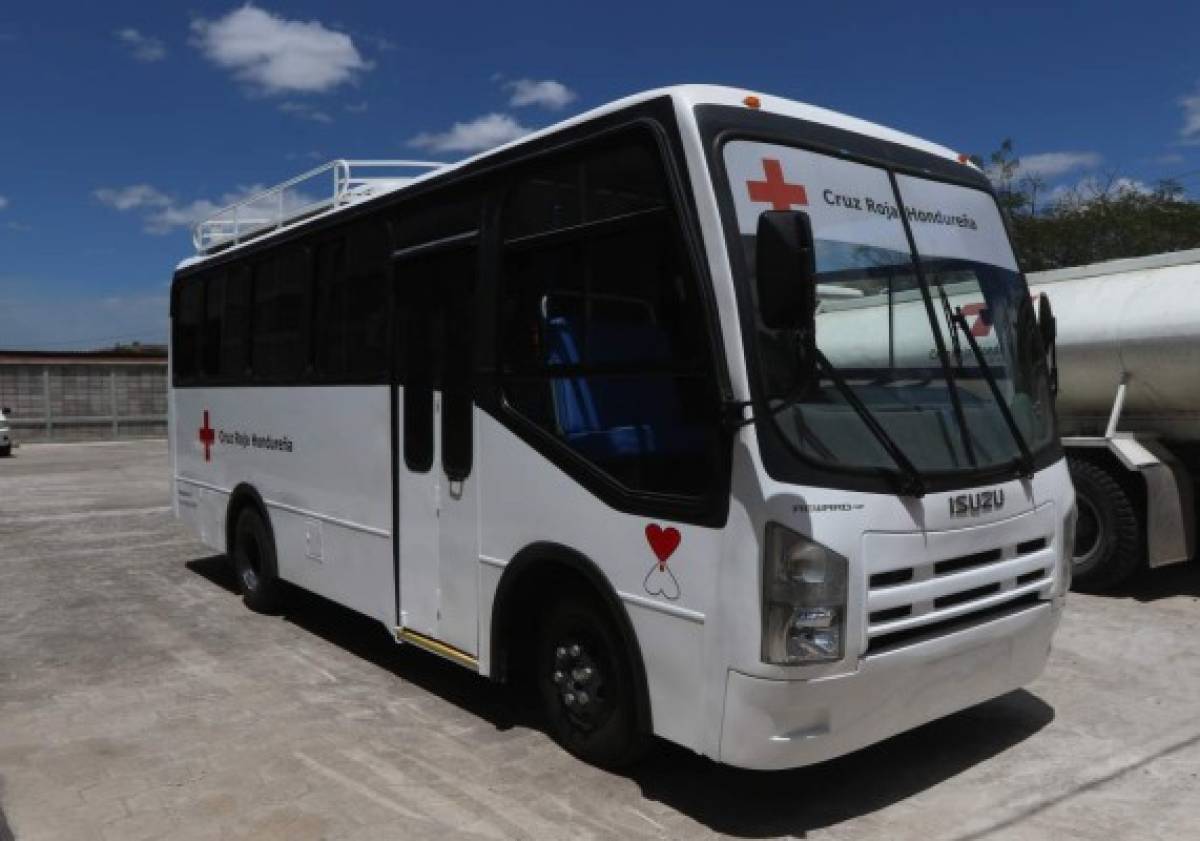 Honduras: La Cruz Roja adapta la primera unidad móvil captadora de sangre
