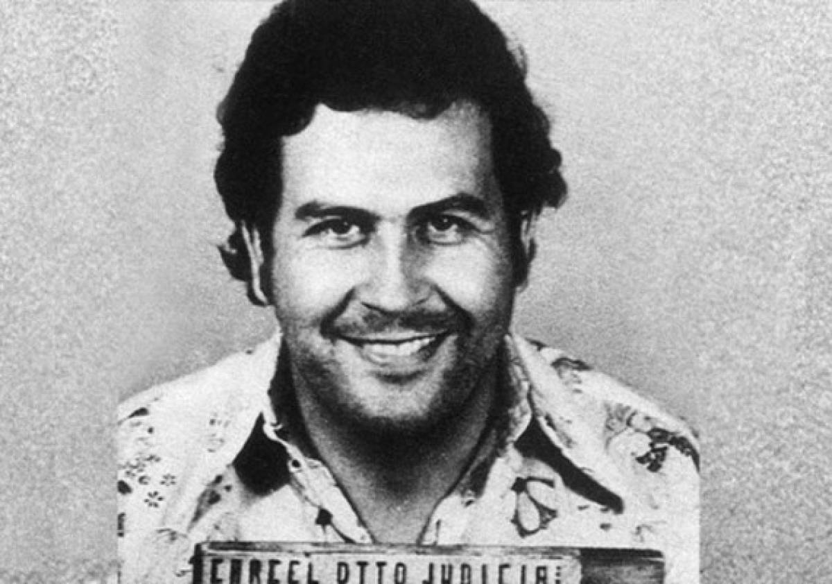 Encuentran caja fuerte tras demoler casa de Pablo Escobar en Miami