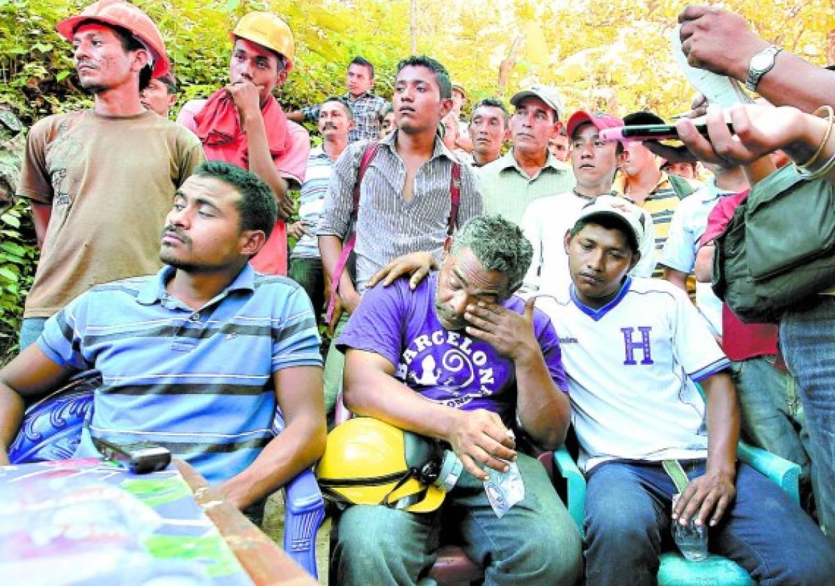 Honduras: Con lágrimas, mineros desisten búsqueda de compañeros