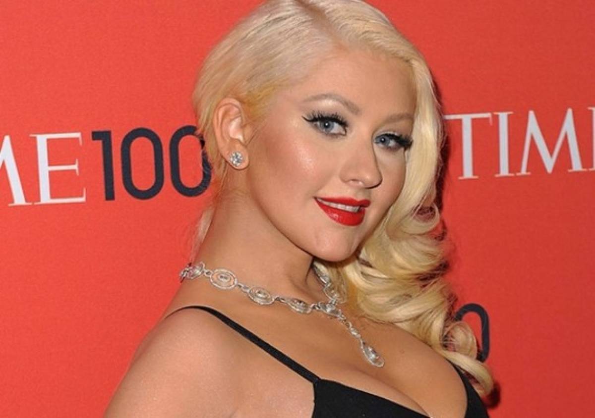 Christina Aguilera se desnuda y muestra su figura en Instagram