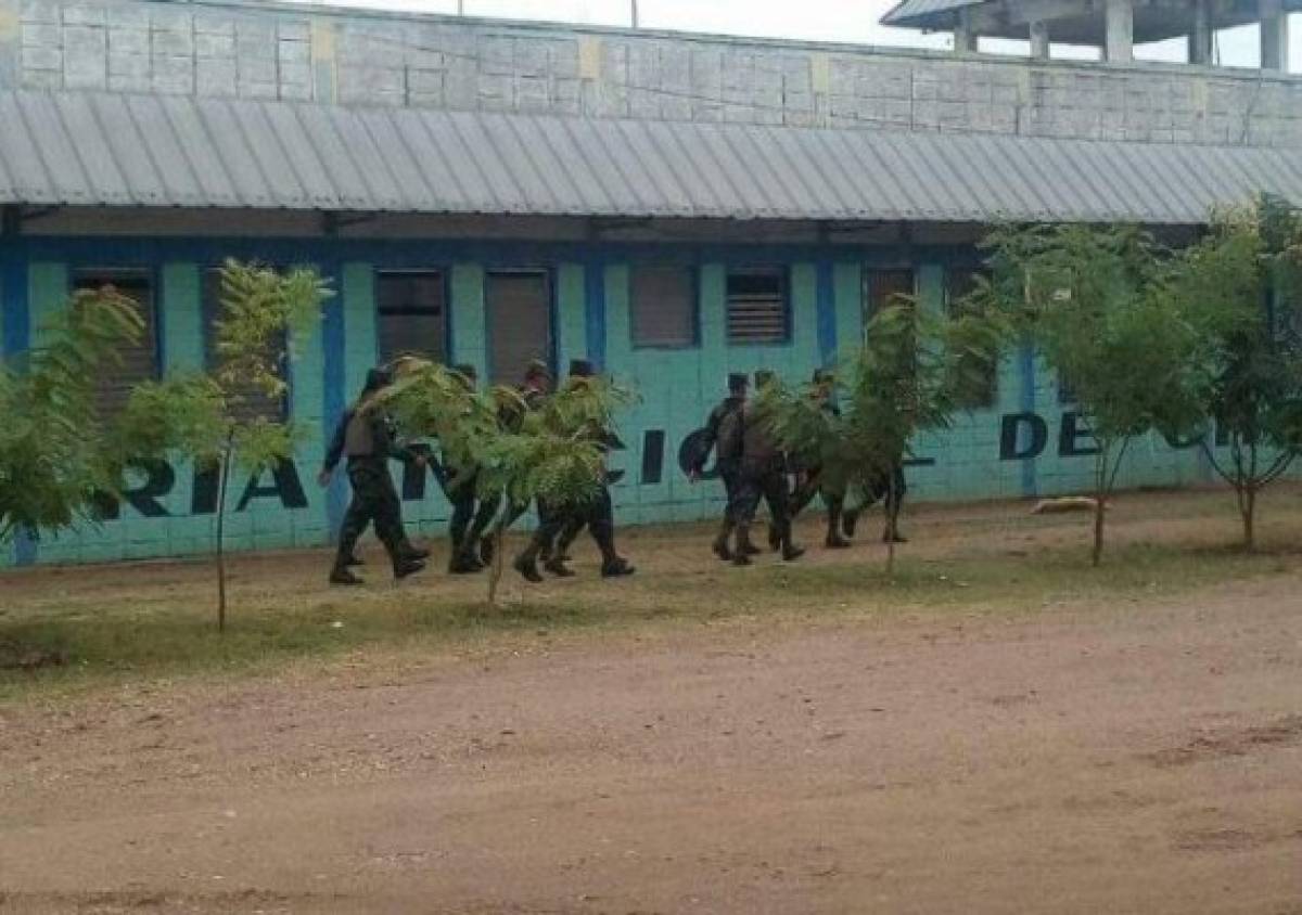 Buscan a dos peligrosos reclusos que escaparon de centro penal de Choluteca