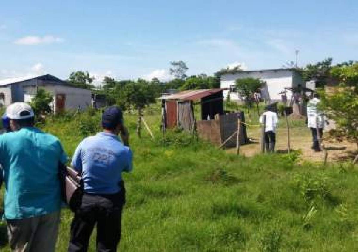 La pobre mujer había desaparecido tres días atrás y el marido dijo que se había marchado para Estados Unidos ilegalmente, pero fue hallada en una fosa (Foto: El Heraldo Honduras/ Sucesos de Honduras)