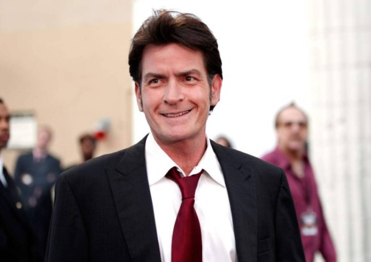 Revelan calvario de Charlie Sheen al darse cuenta del VIH