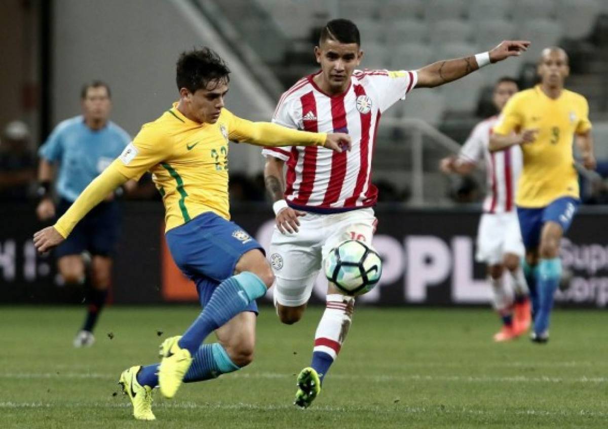 Brasil golea a Paraguay 3-0 y queda a un paso del Mundial de Rusia