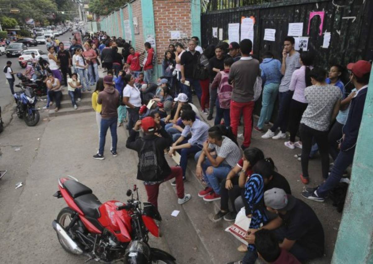 Honduras: Unos 25,000 mil estudiantes aplazados buscan cupos en la 'escuelita”