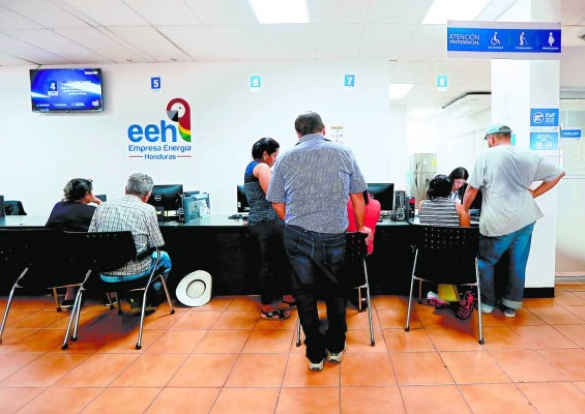 Casi 832,000 consumidores promedió la EEH en marzo