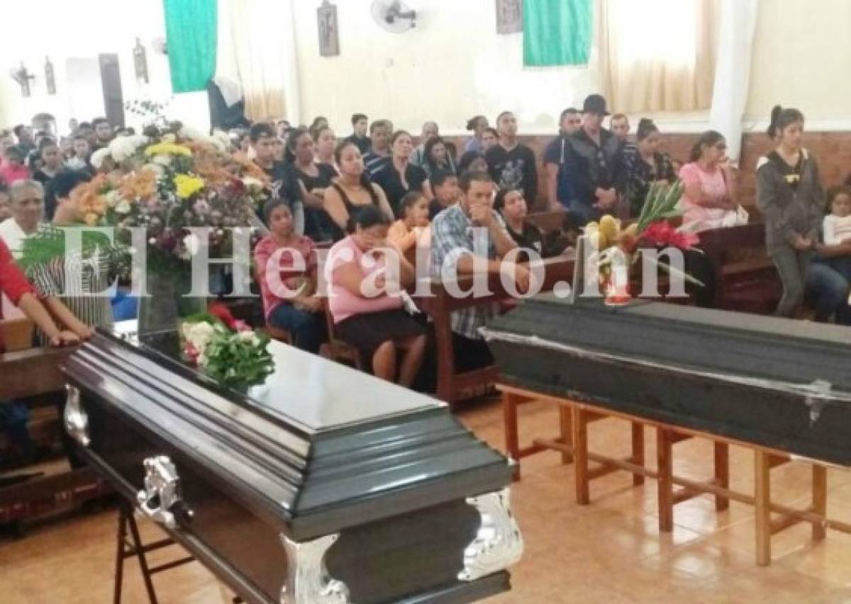 Último adiós a hermanos que murieron al caer a quebrada en sector Bañaderos, Comayagua