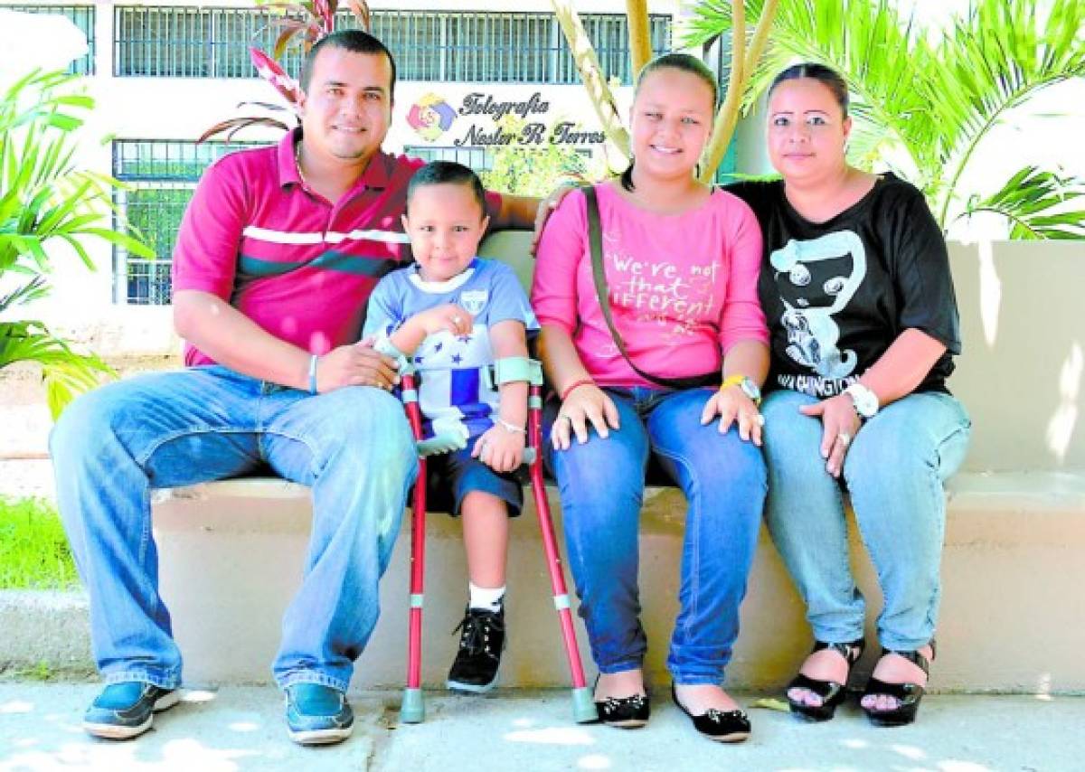Guerrero sobreviviente de cáncer y símbolo de amor a Honduras