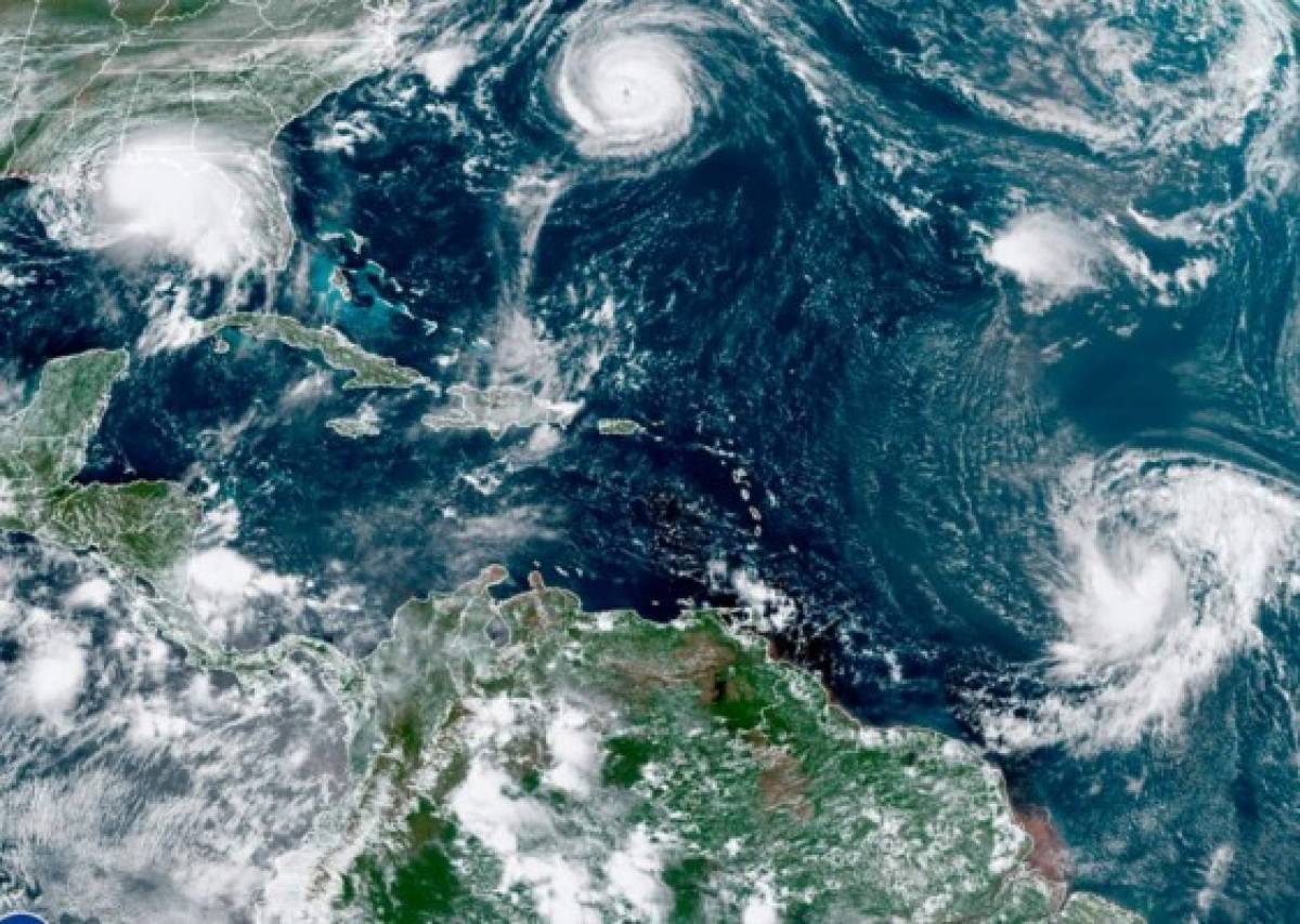 Huracán Sally se fortalece y amenaza la costa de EEUU