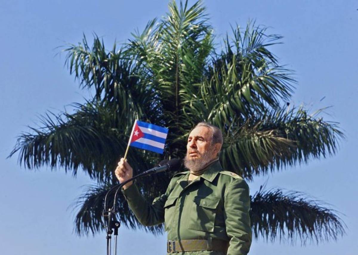 El día que Fidel Castro sufrió una terrible caída durante discurso