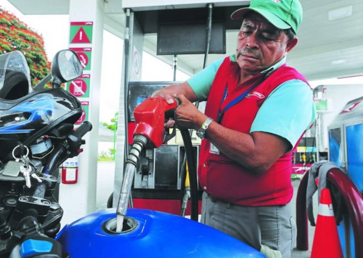 Gasolinas deben acumular rebajas entre 8 y 10 lempiras en Honduras