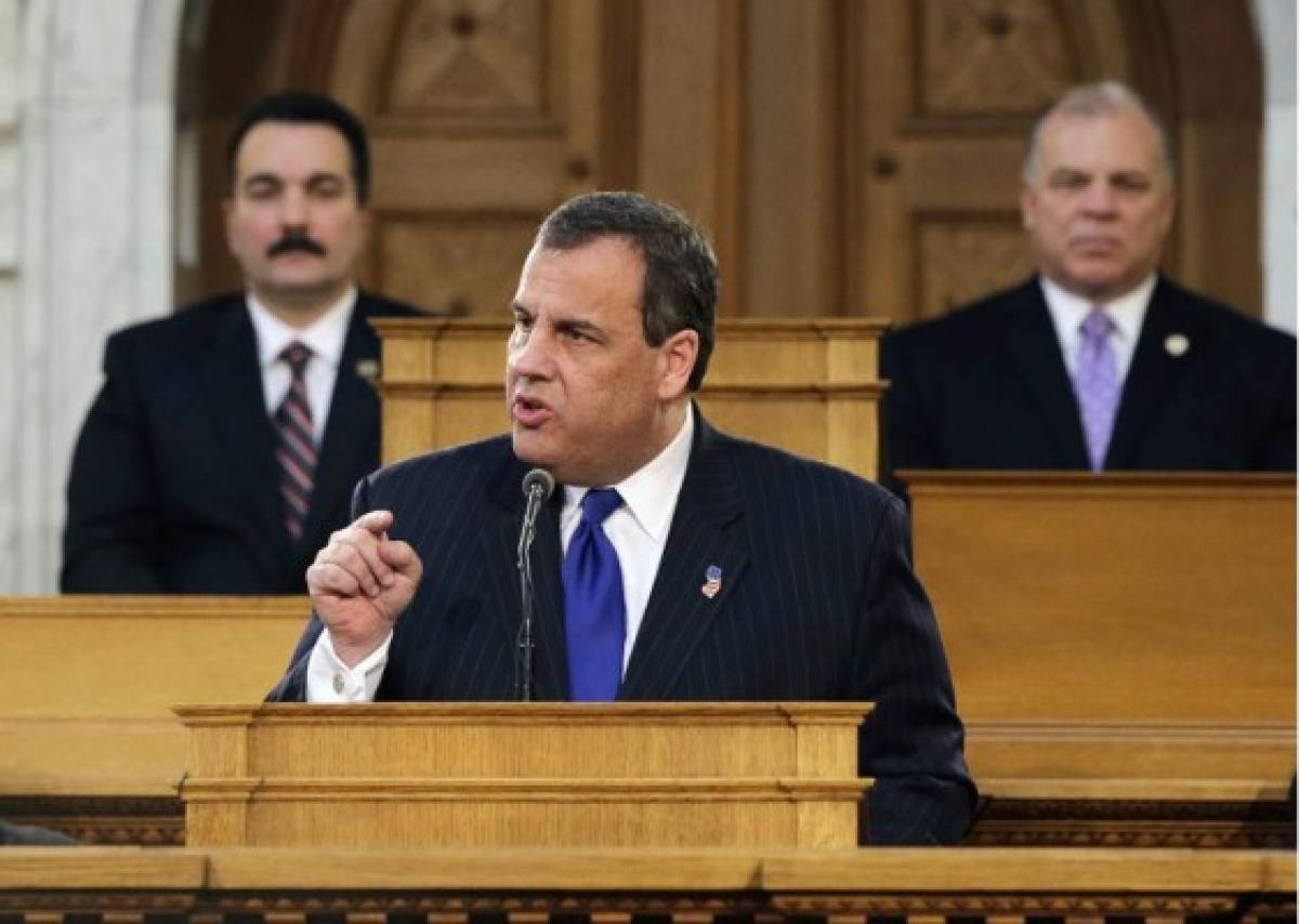 Christie se une a lucha contra acciones migratorias de Obama