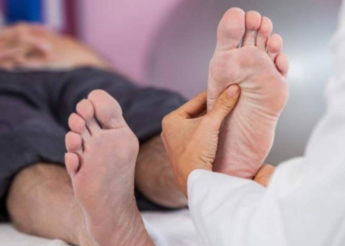 Cinco beneficios de aplicar vinagre en los pies