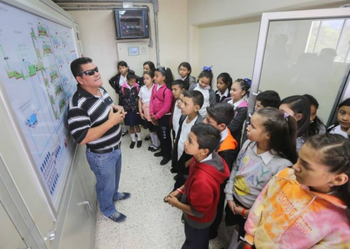 COACEHL lleva a niños ecologistas a conocer la represa La Concepción