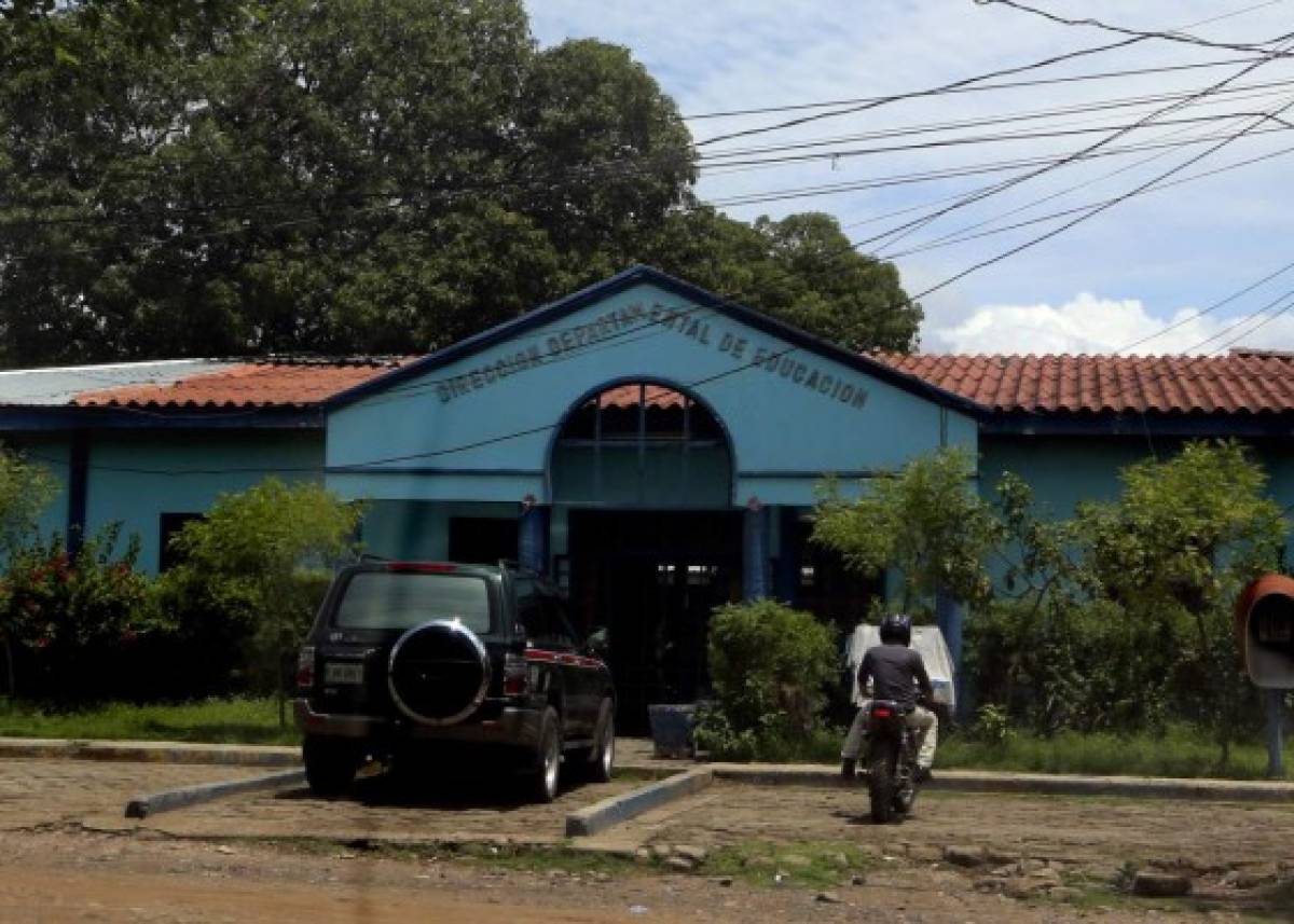 Besos y regalos ofrecía dirigente del Copemh a alumna menor de edad