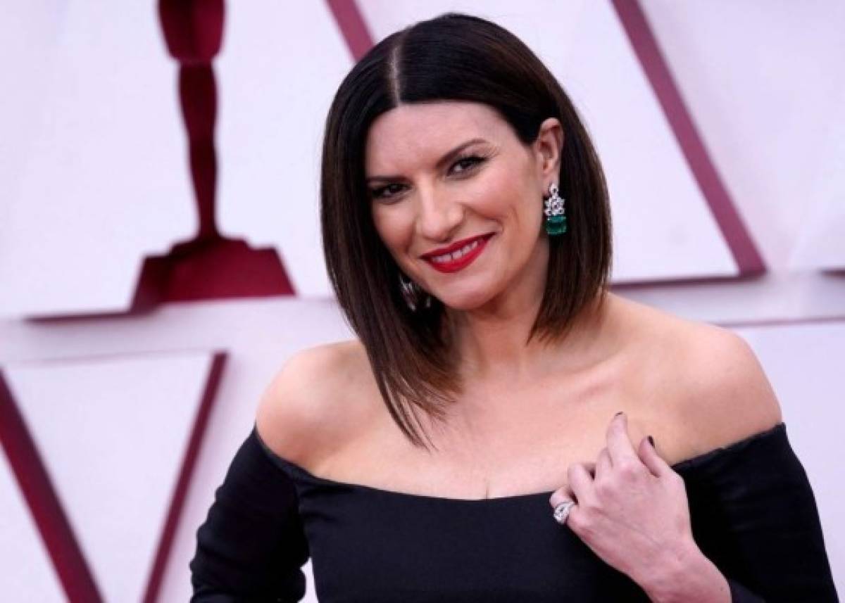 'Es un orgullo' ser considerada como latina, me 'da taquicardia', dice Pausini en los Oscar