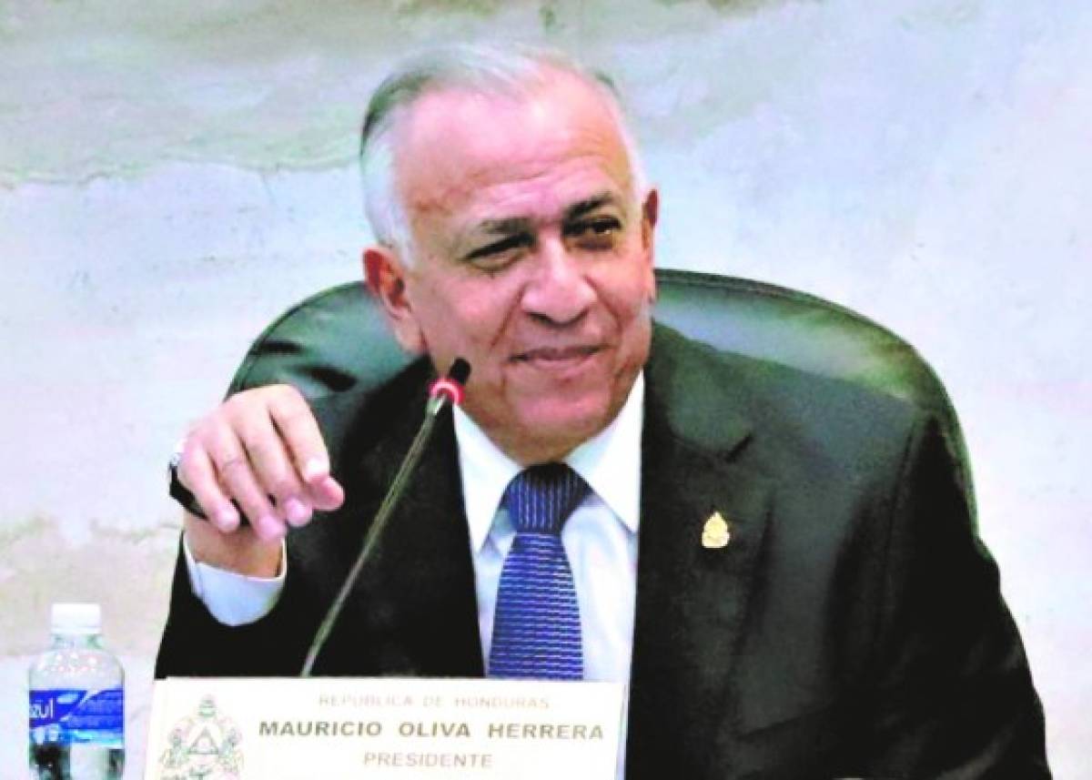 Hasta el próximo año Mauricio Oliva oficializará su candidatura presidencial