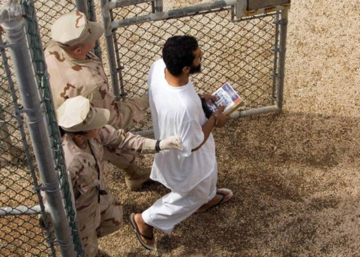 Guantánamo: Prisioneros rechazan guardias mujeres