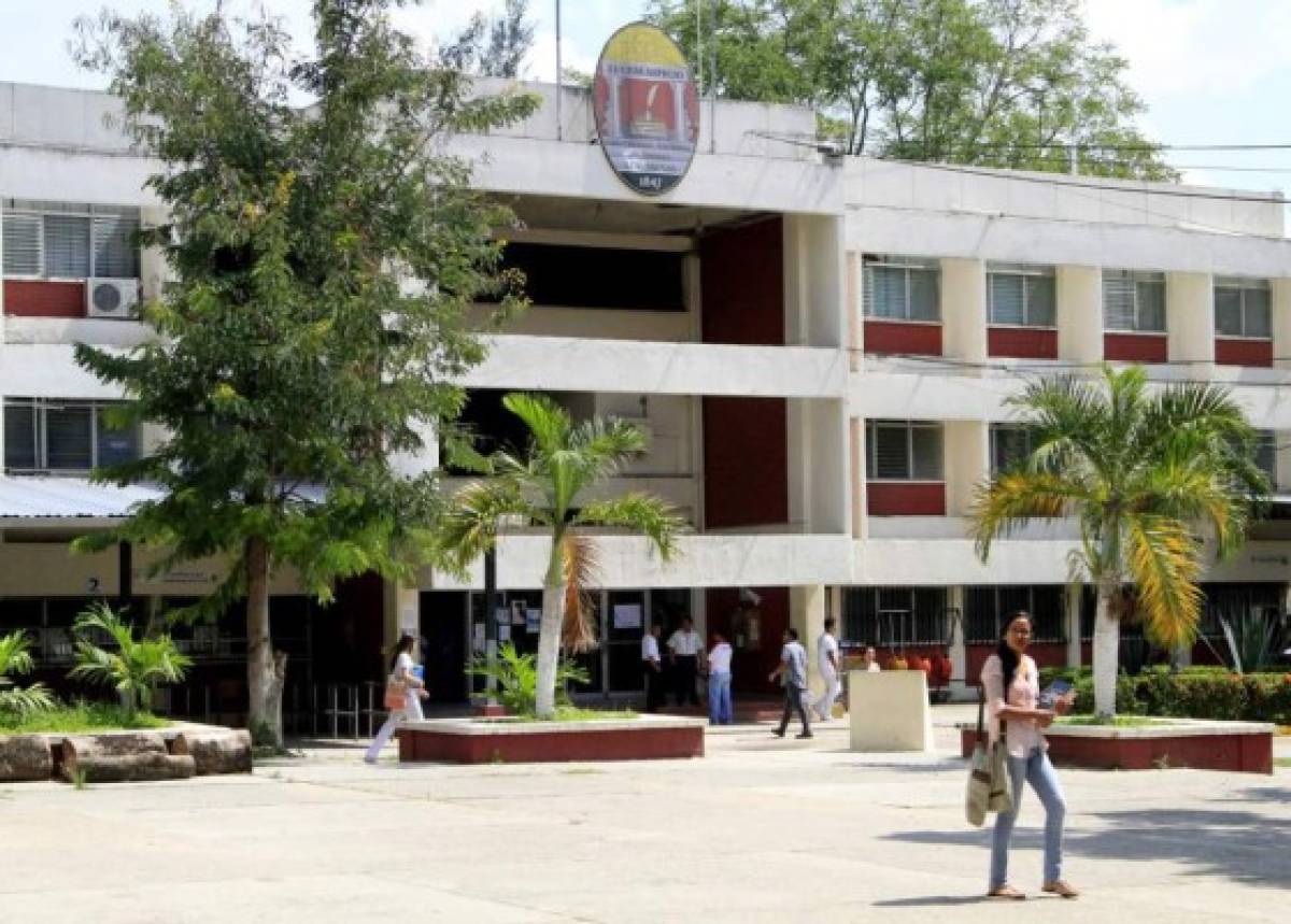 Estudiantes se toman UNAH-VS; suspenden clases en Tegucigalpa