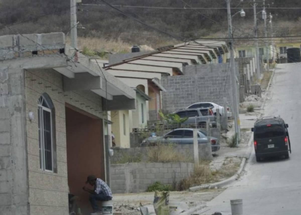 JOH pide aprobar ley que bajaría cuotas de viviendas en Honduras