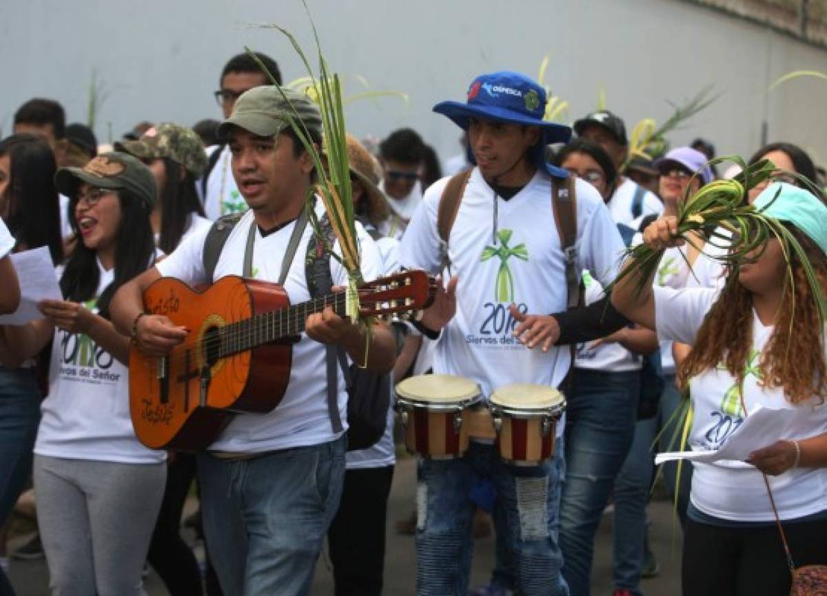 Domingo de Ramos: Jóvenes dan testimonio de que Jesucristo está vivo