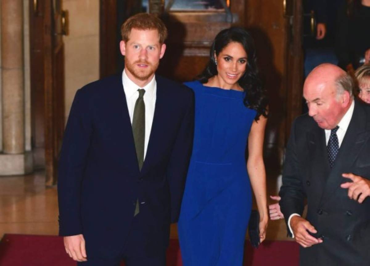 Meghan Markle levanta sospechas de embarazo tras usar vestimenta holgada