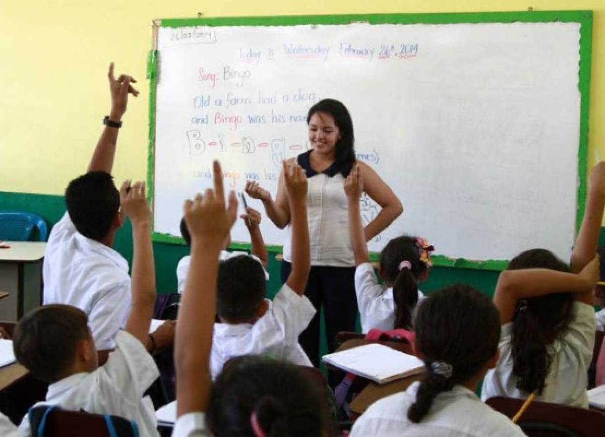 ¿Cuánto es el salario promedio de los maestros hondureños?